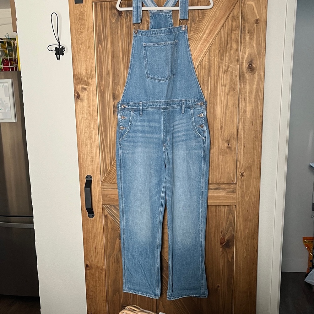 American Eagle Outfitters Light Blue Denim Overalls